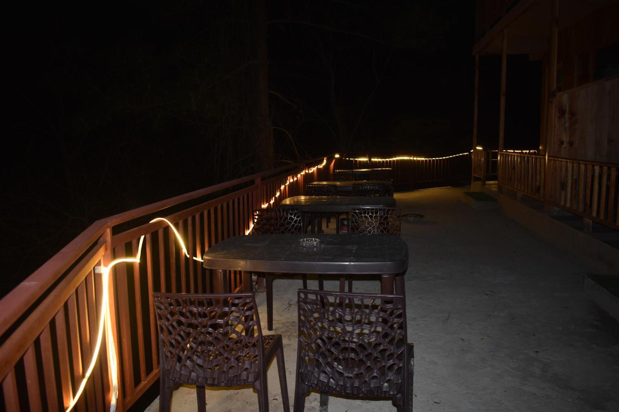 The Fiza Retreat Tirthan Banjār Exterior foto