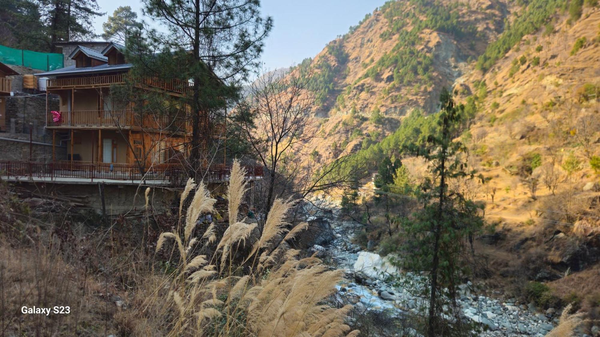 The Fiza Retreat Tirthan Banjār Exterior foto